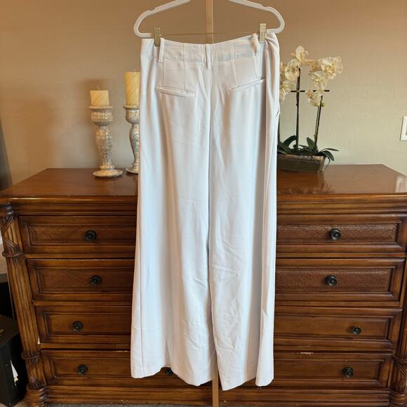 Alice + Olivia White Wide-Leg Pleated Dress Pants – Size 8 - Picture 5 of 7